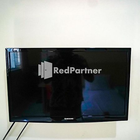 Hoki Homestay Redpartner Surabaya Esterno foto