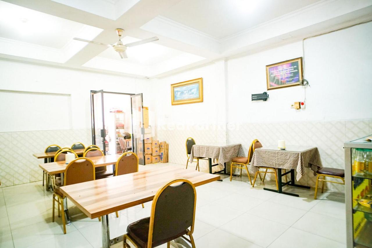 Hoki Homestay Redpartner Surabaya Esterno foto