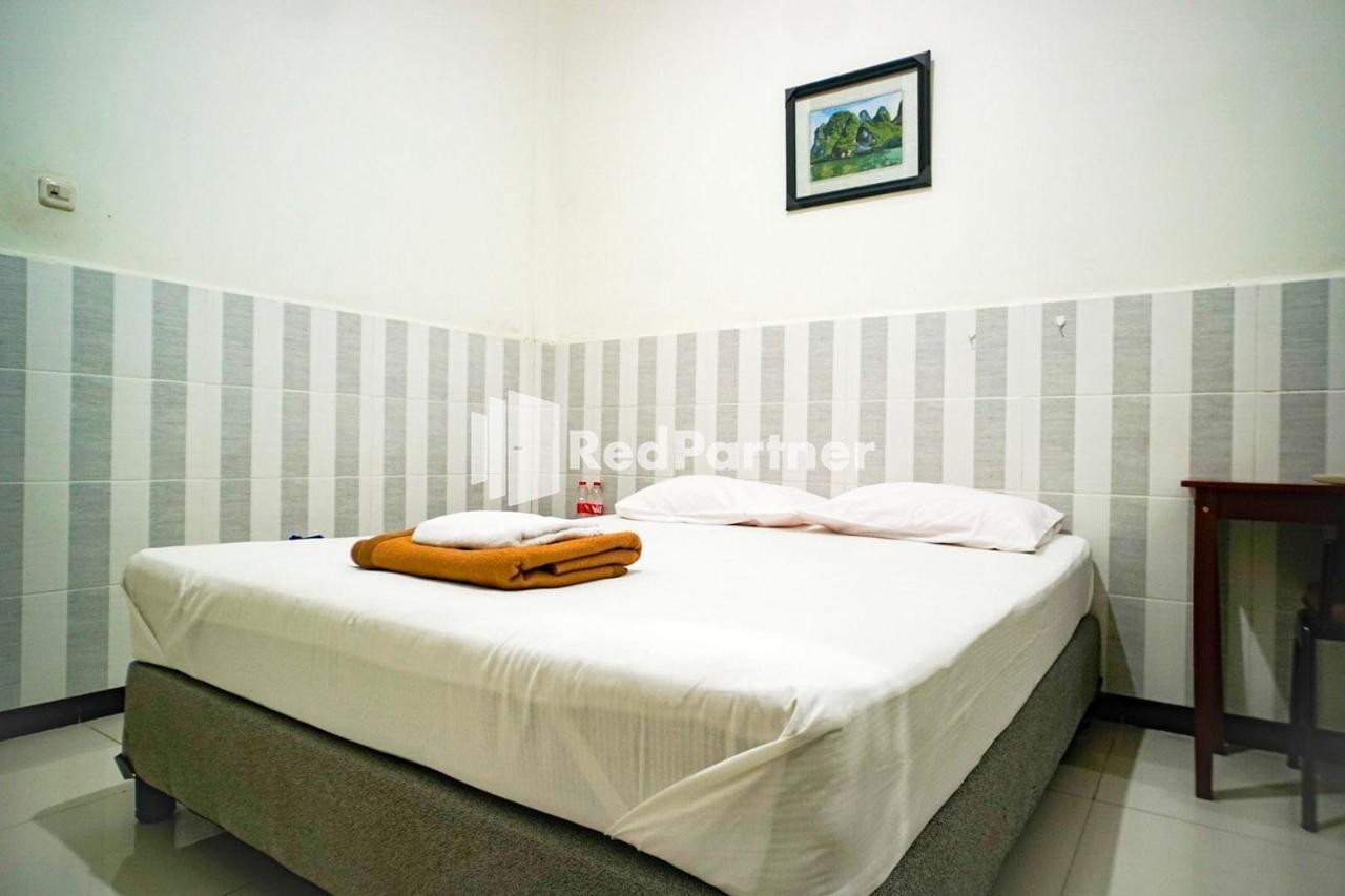 Hoki Homestay Redpartner Surabaya Esterno foto